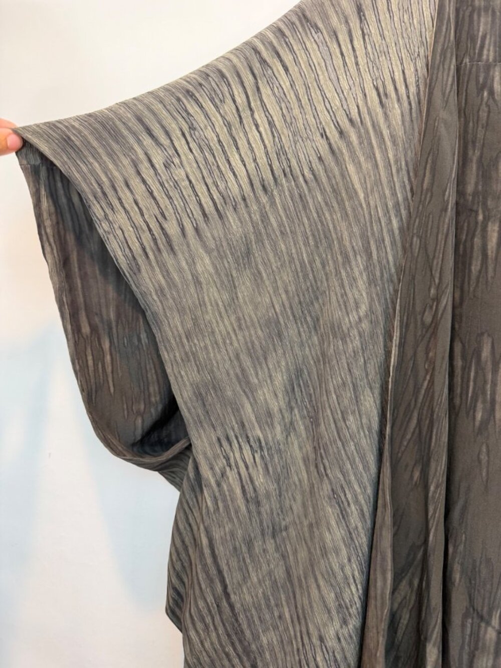 Kiss of the Wolf Art To Wear Silk Hand Painted Reversible Cardigan Shrug Jacket - Picture 5 of 5